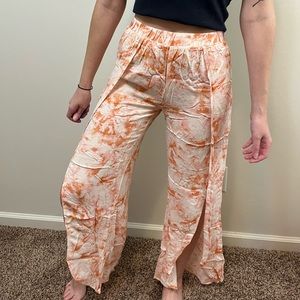Super cute cloth tie dye pants!